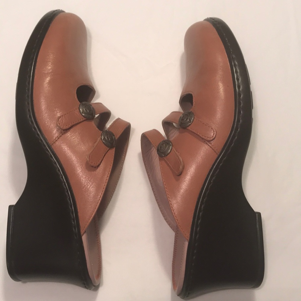 CLARKS Sz 9 Leather Mule Clogs Color Mauve